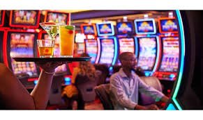 Tim support pelanggan siap menjawab pertanyaan pengguna dugempoker